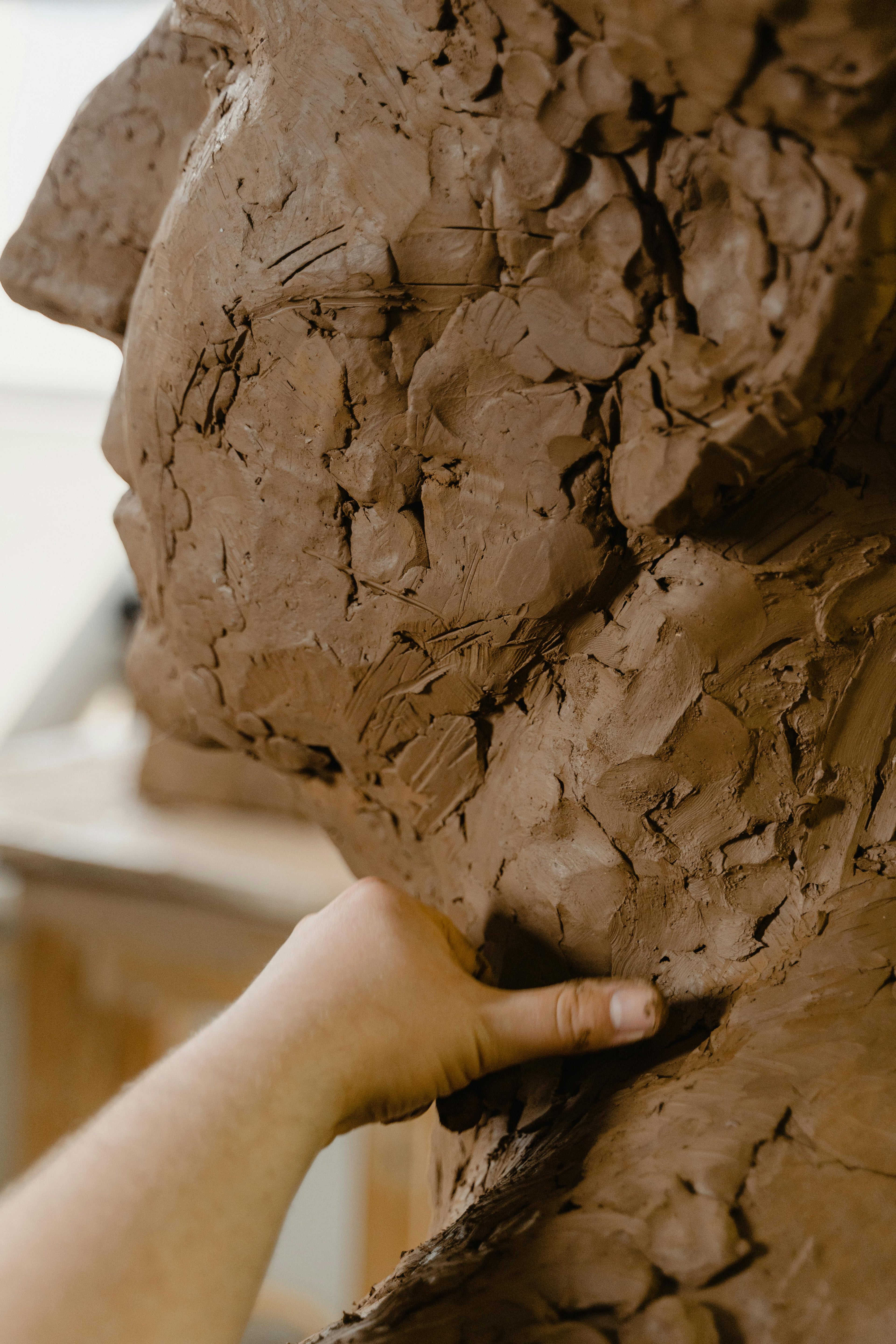 Portret boetseren met gerecyclede klei - Eugenie Ligthart